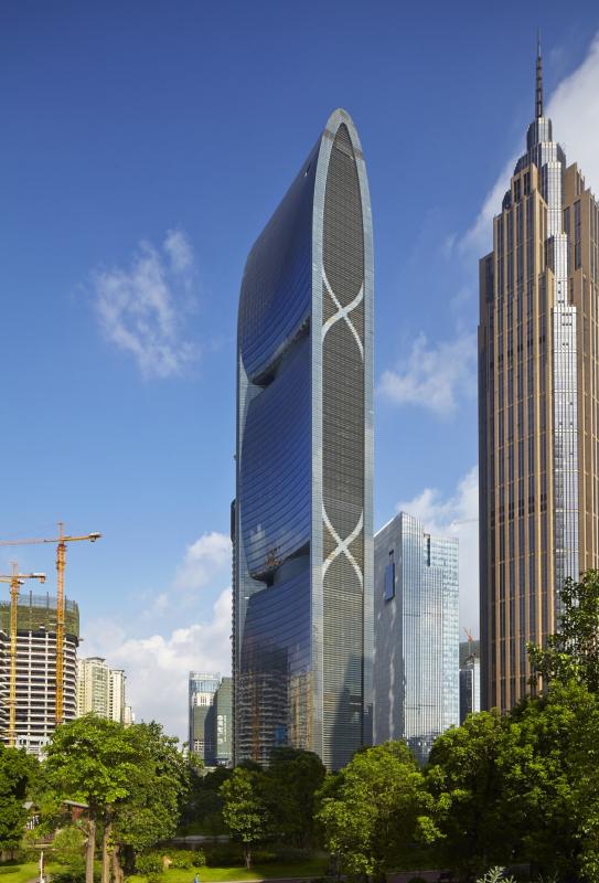 <h3>Ugyancsak Kínában épült a világ egyik legenergiatartalékosabb felhőkarcolója. A gangzsui Pearl River Tower szél- és napenergia befogására is alkalmas.</h3>