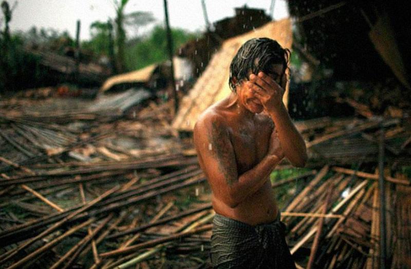 A 2008-as mianmari ciklon egyik földönfutóvá lett áldozata.