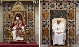 Az aranyos trónszék helyett egyszerű fehér ülőalkalmatosság, a vörös szőnyeg is eltűnt: Ferenc pápa stílus-forradalma