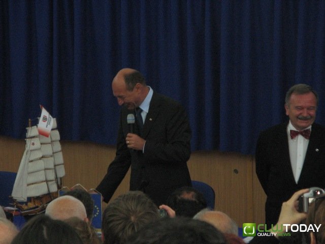 2009-ben Kolozsváron kapott hajómakett-ajándékot