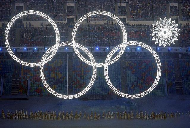 Szervezői baki: az olimpa szimbólumának ötodik karikája nem gyúlt meg.