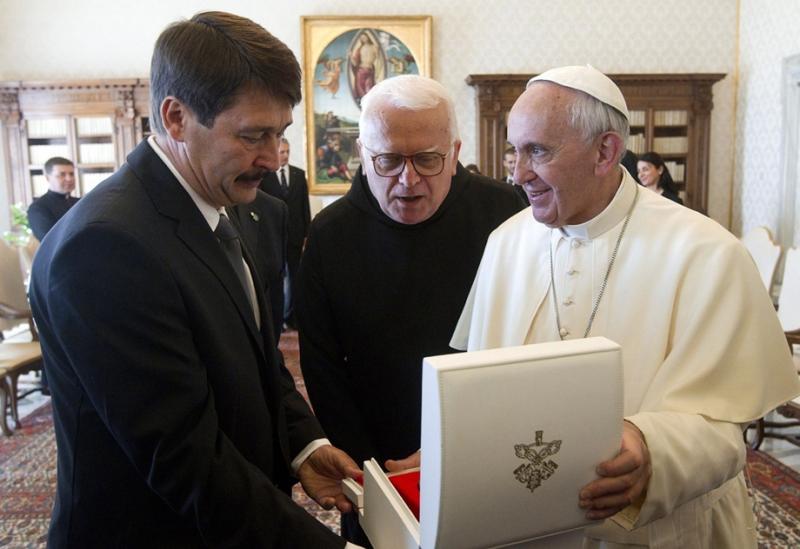 2013. szeptember 20. - Áder János magyar államfő olaszországi látogatásán Ferenc pápával is találkozott