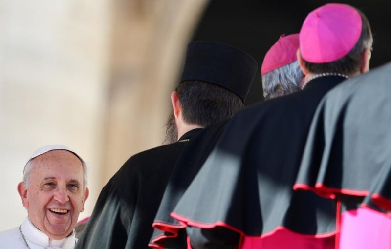 2013. november 6. - Vatikán: vallási méltóságok meghallgatásán a Szent Péter téren