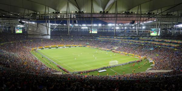 Brazília ikonikus stadionját még az 1950-es labdarúgó-világbajnokságra építették, akkor az aranyéremről döntő mérkőzésen a statisztikák szerint csaknem 200 ezren nézték végig, ahogy Uruguay válogatottja 2:1-re legyőzi a házigazdákat. Az aréna átépítését 2